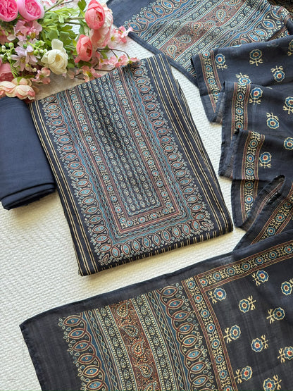 Unstitched Churidar set