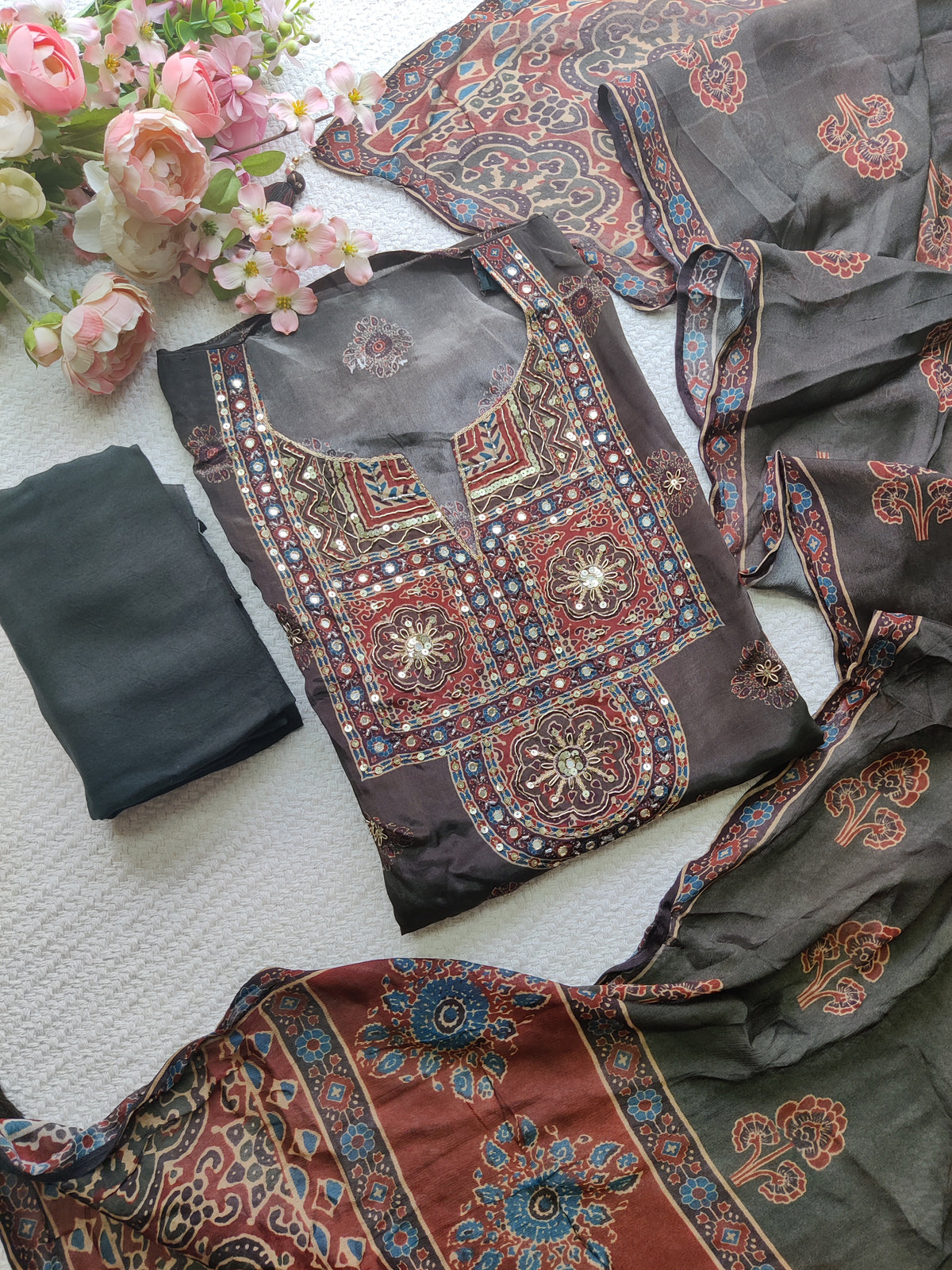 Unstitched Churidar set