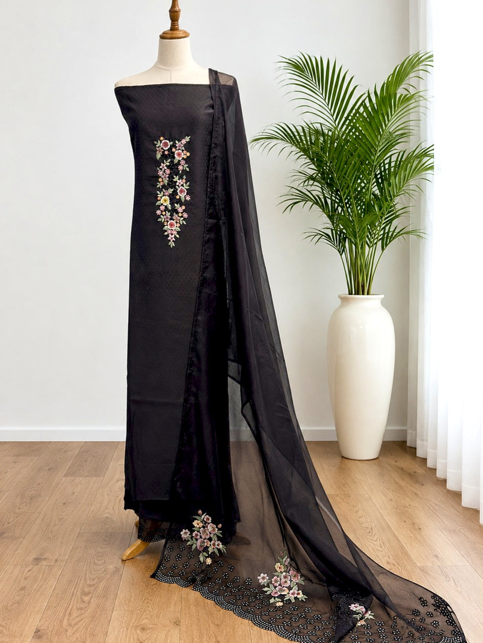 Unstitched Churidar set