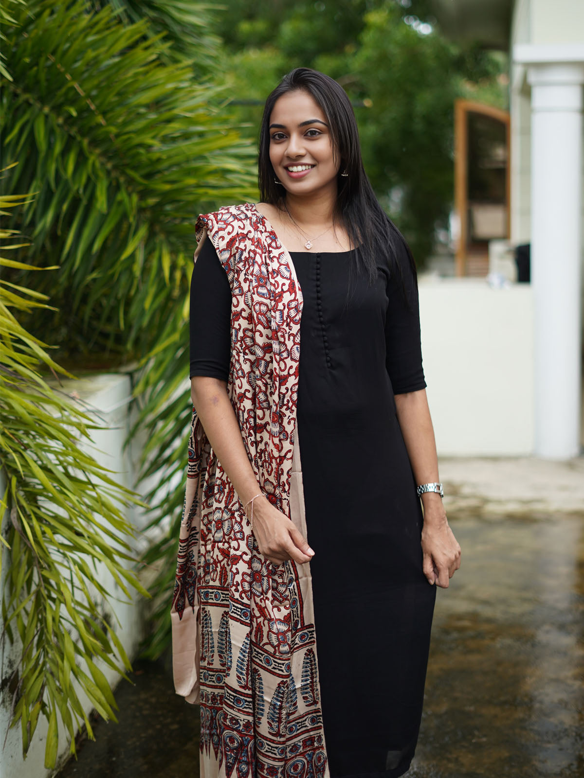 Ivory Red Floral Printed Dupatta